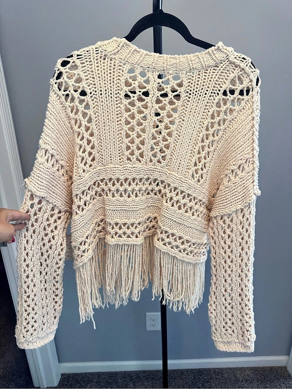 Free People Crochet Fringe Sweater Cream Size Medium NWT - Picture 3 of 4